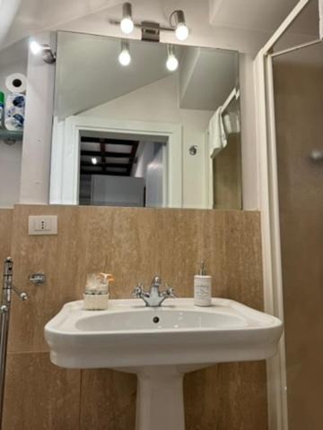 Margana Design Apartment Рим Екстериор снимка
